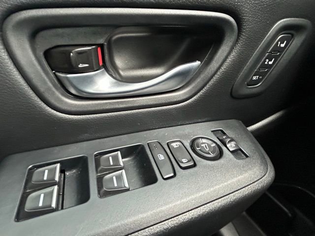 Used 2025 Honda Pilot EX-L image 36