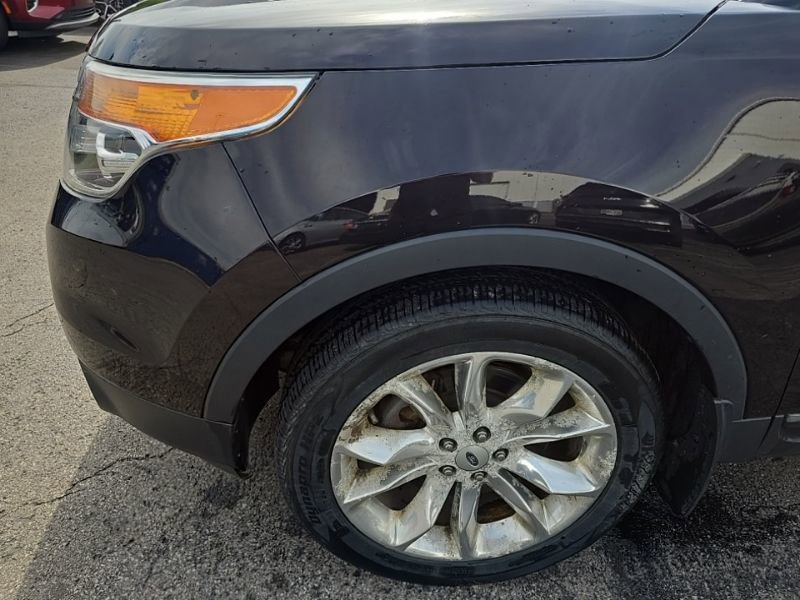 Used 2014 Ford Explorer XLT w/ Equipment Group 202A AWD/4WD image 10