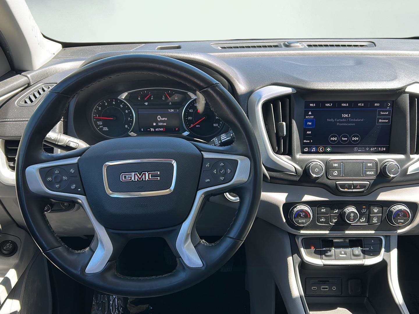 Used 2023 GMC Terrain SLT FWD image 13