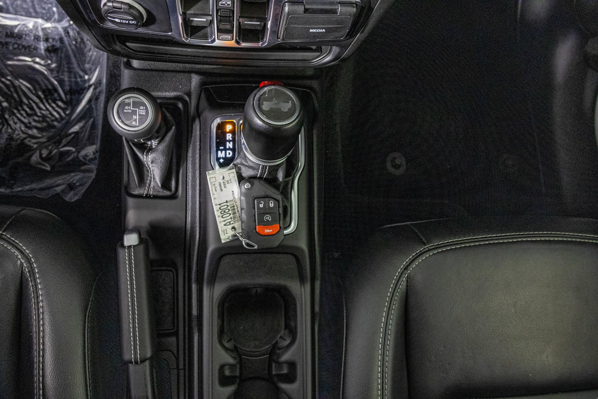 Used 2023 Jeep Wrangler Unlimited Sahara w/ Cold Weather Group AWD/4WD image 28