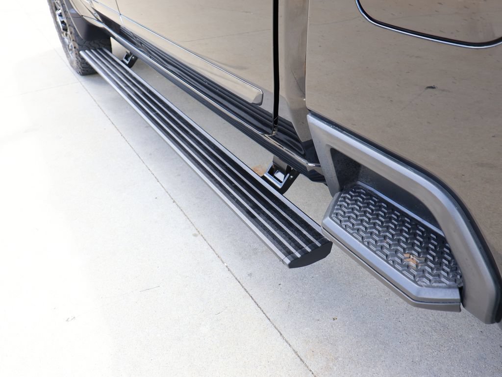 Certified 2024 Chevrolet Silverado 2500 High Country w/ High Country Premium Package AWD/4WD image 10