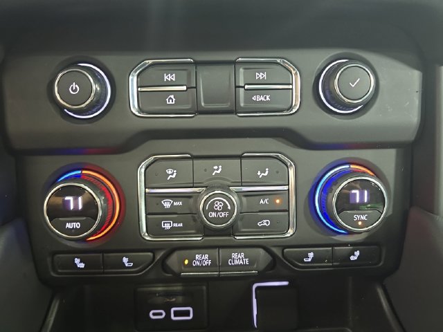 Used 2021 Chevrolet Suburban RST w/ Luxury Package AWD/4WD image 26