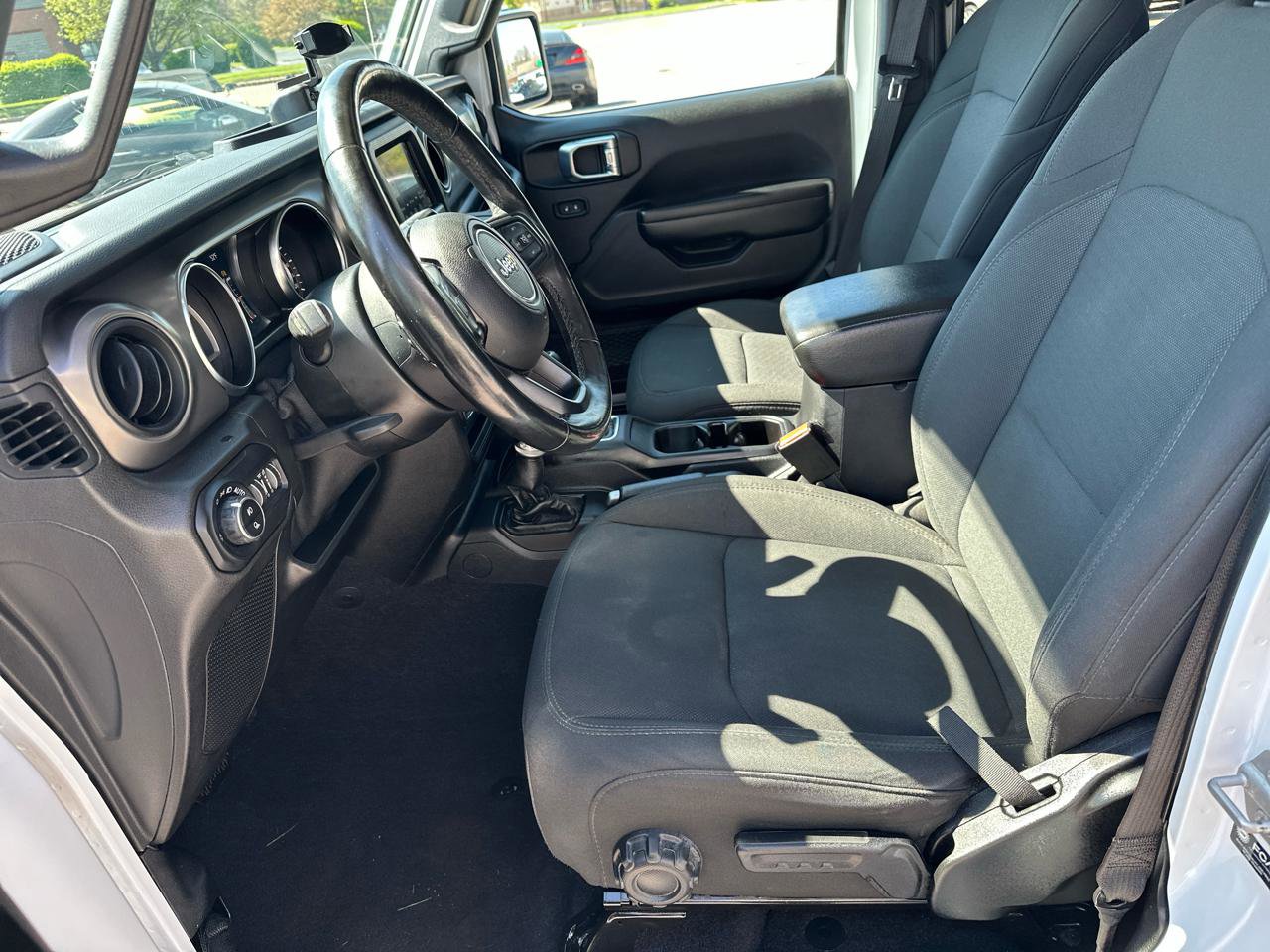 Used 2021 Jeep Gladiator Sport image 9
