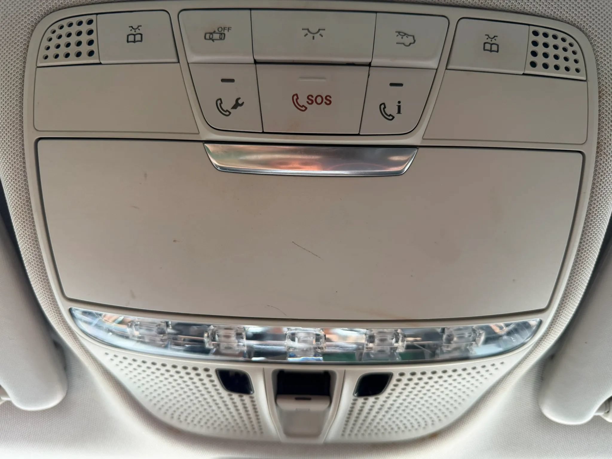 Used 2015 Mercedes-Benz C 300 4MATIC Sedan image 25