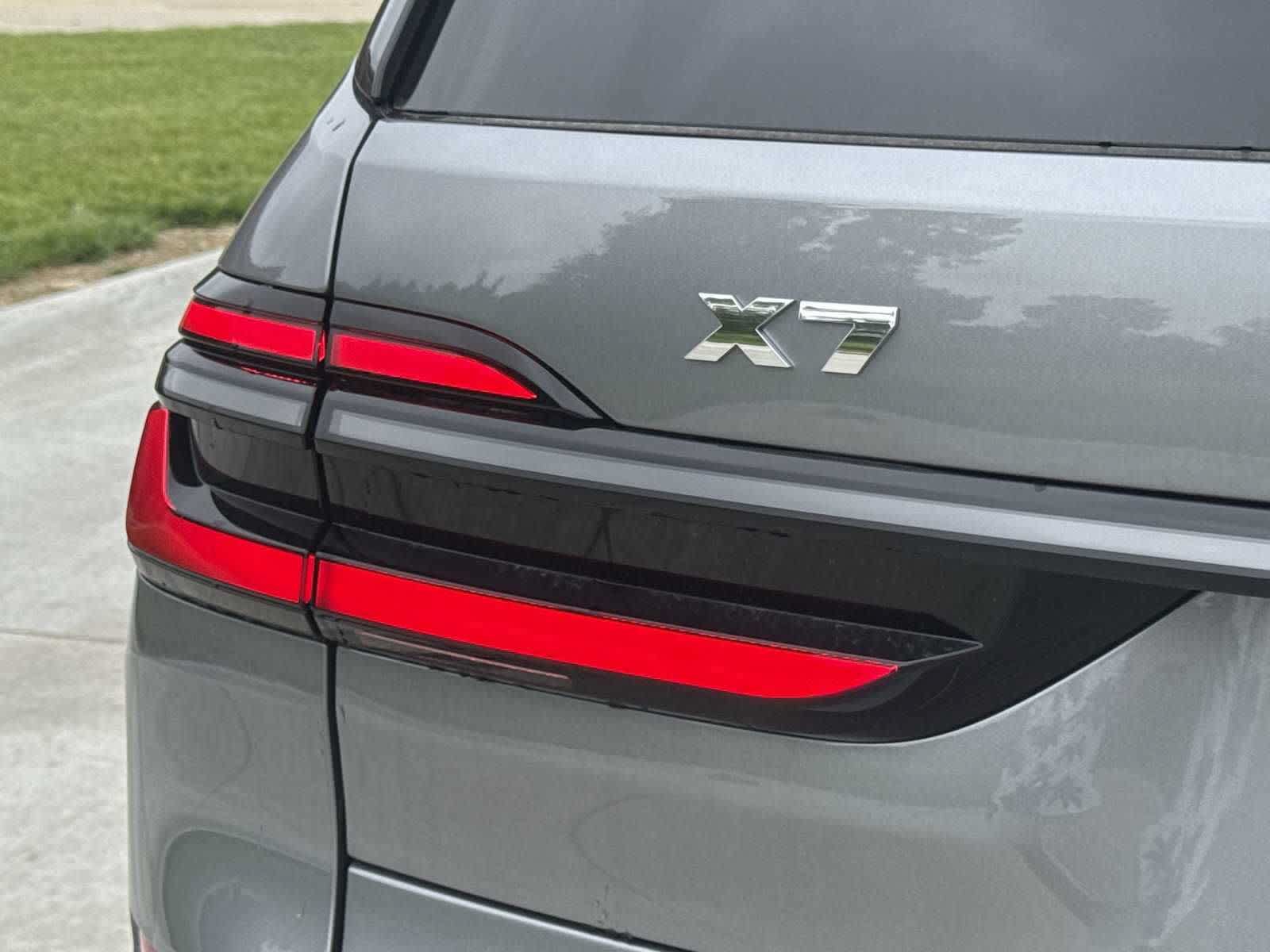 New 2026 BMW X7 M60i w/ M Sport Professional Package AWD/4WD image 13