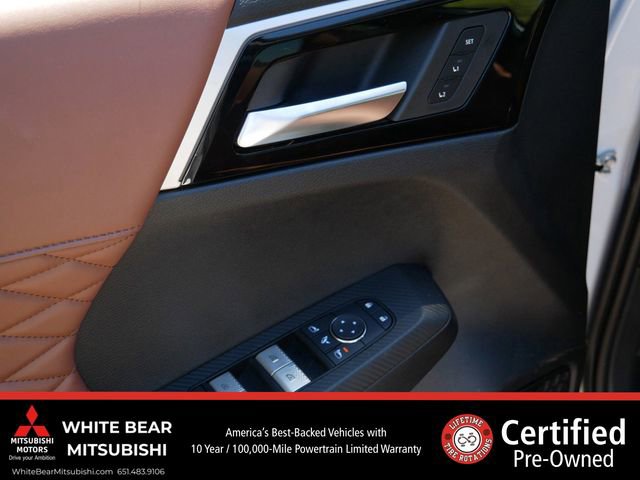 Used 2025 Mitsubishi Outlander SEL AWD/4WD image 15