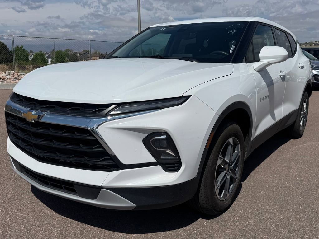 Used 2025 Chevrolet Blazer LT AWD/4WD image 3
