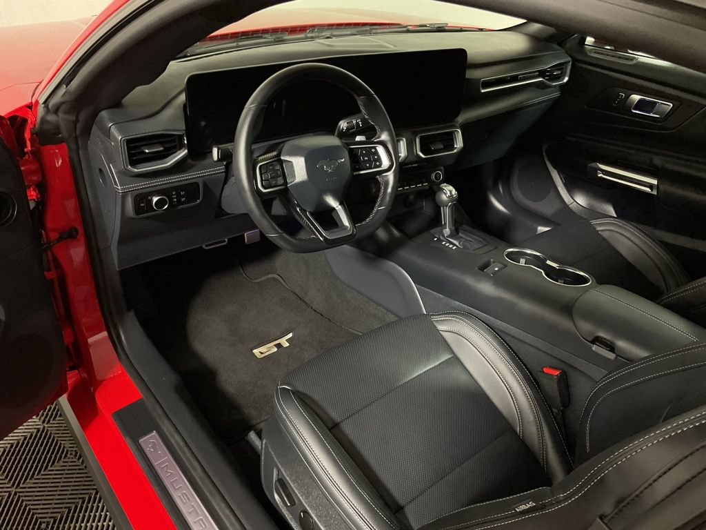 Used 2025 Ford Mustang GT Premium RWD image 23