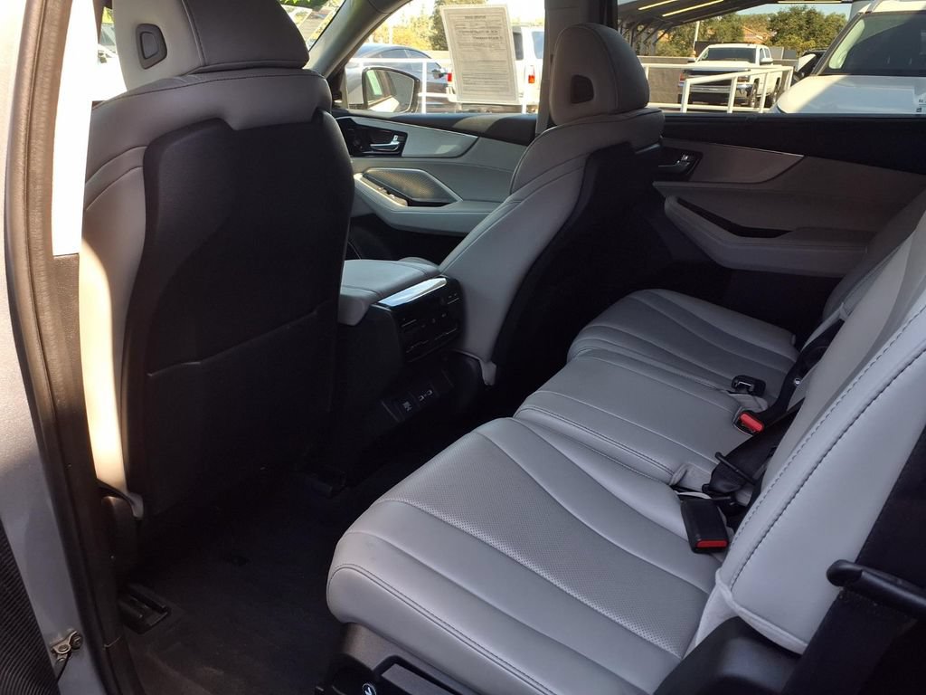 Used 2023 Acura MDX w/ Technology Package AWD/4WD image 23