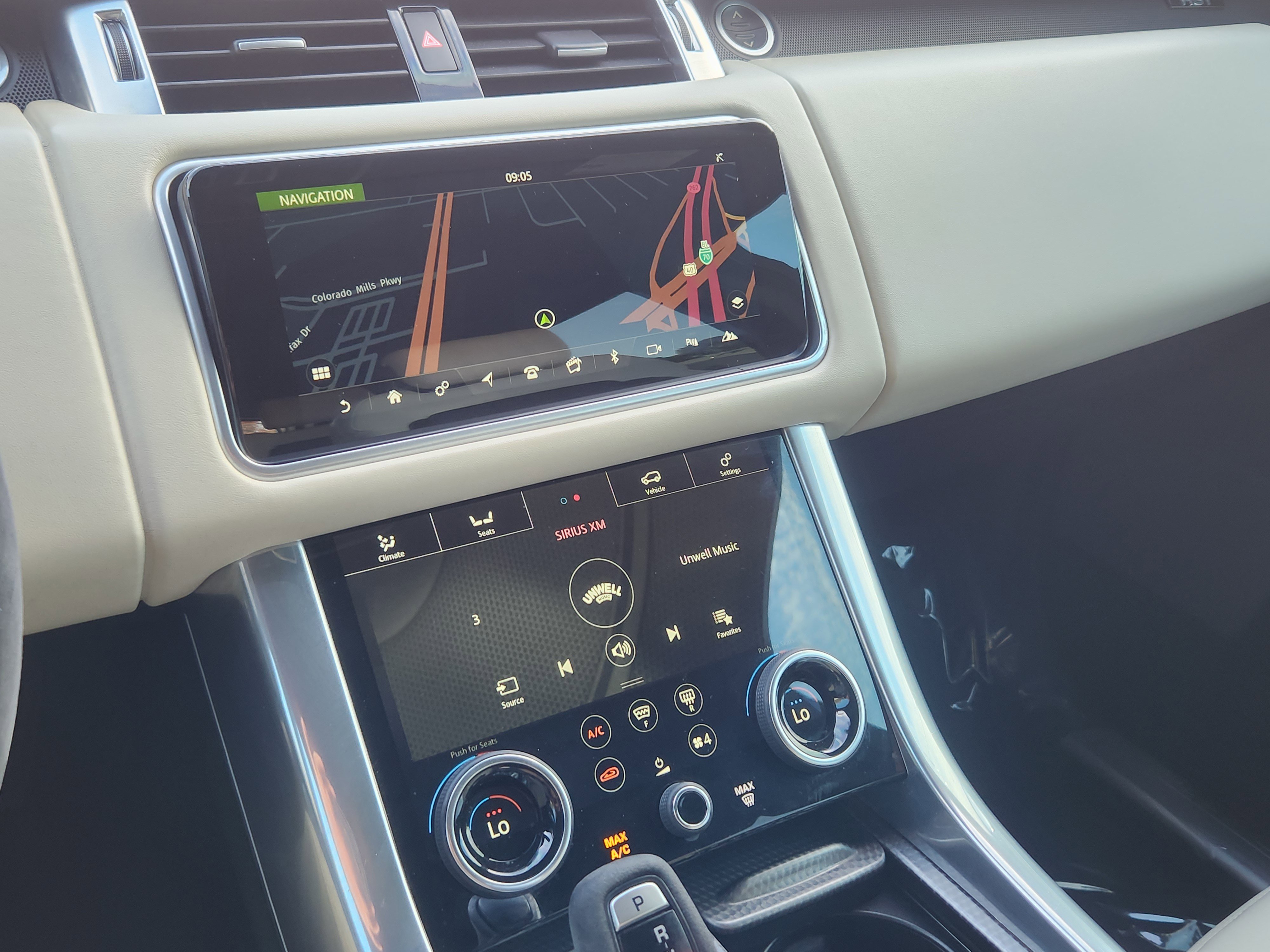 Used 2020 Land Rover Range Rover Sport HST image 10