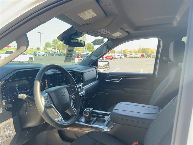 Used 2024 Chevrolet Silverado 1500 LT Trail Boss w/ Convenience Package II AWD/4WD image 12
