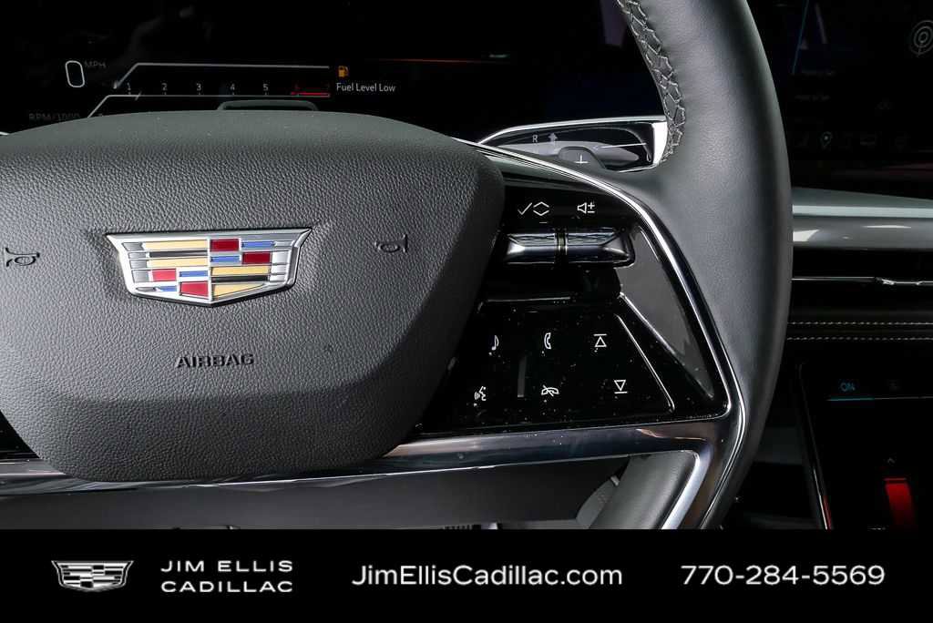 Used 2025 Cadillac Escalade Luxury image 11