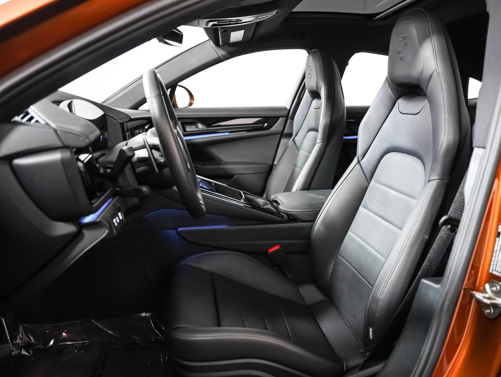 Certified 2025 Porsche Panamera image 5