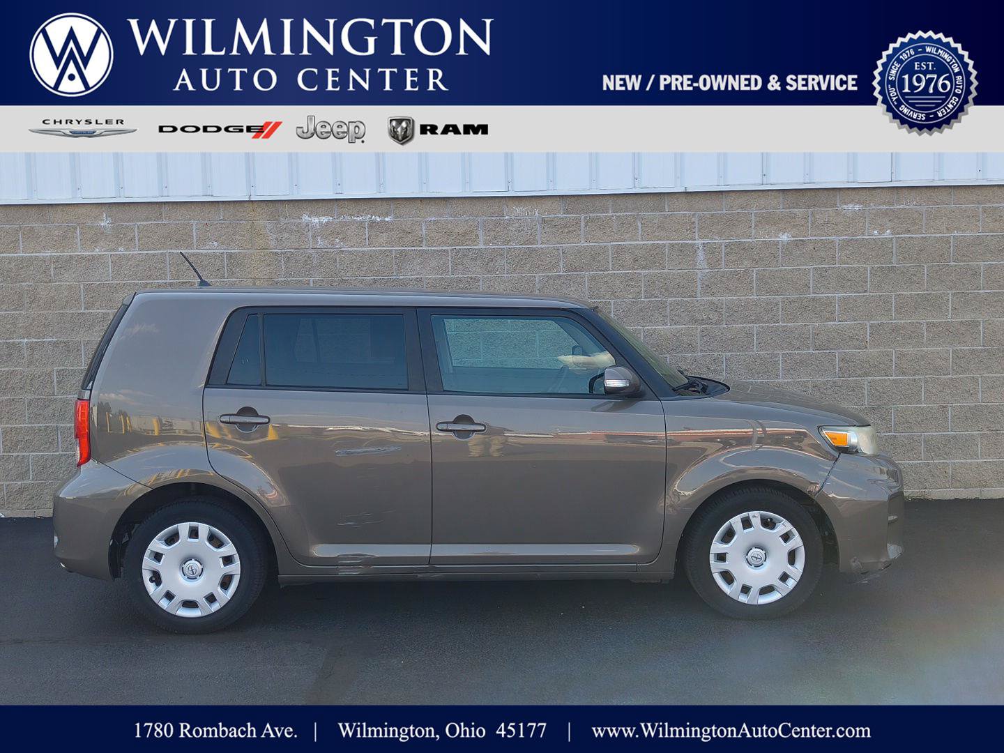 Used 2011 Scion xB FWD image 1