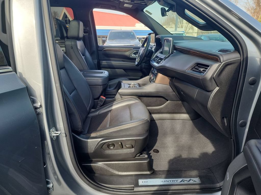 Certified 2023 Chevrolet Suburban High Country AWD/4WD image 28