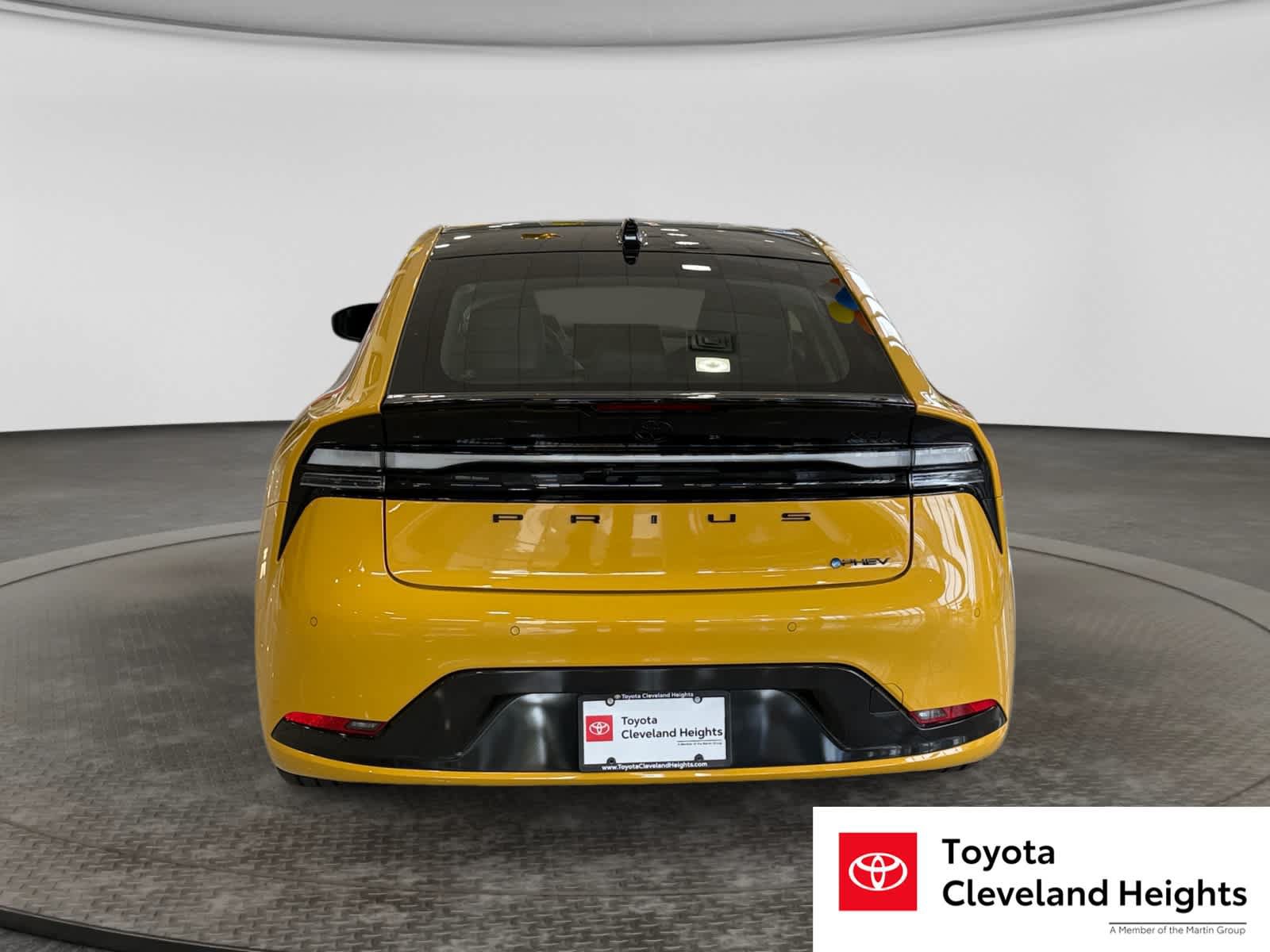 New 2026 Toyota Prius Plug-In Hybrid FWD image 6