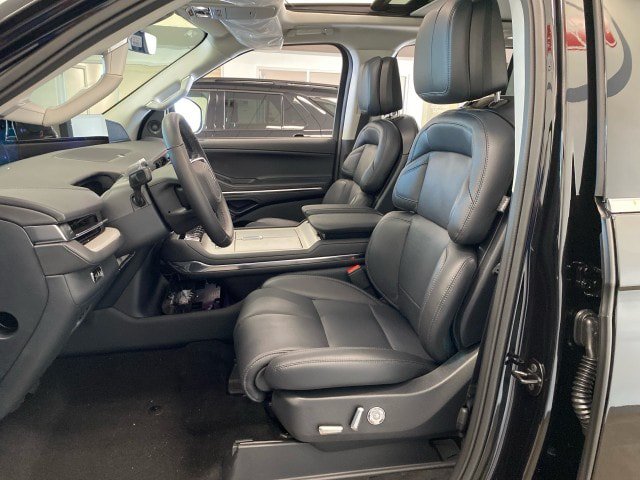 New 2027 Lincoln Navigator Reserve AWD/4WD image 19