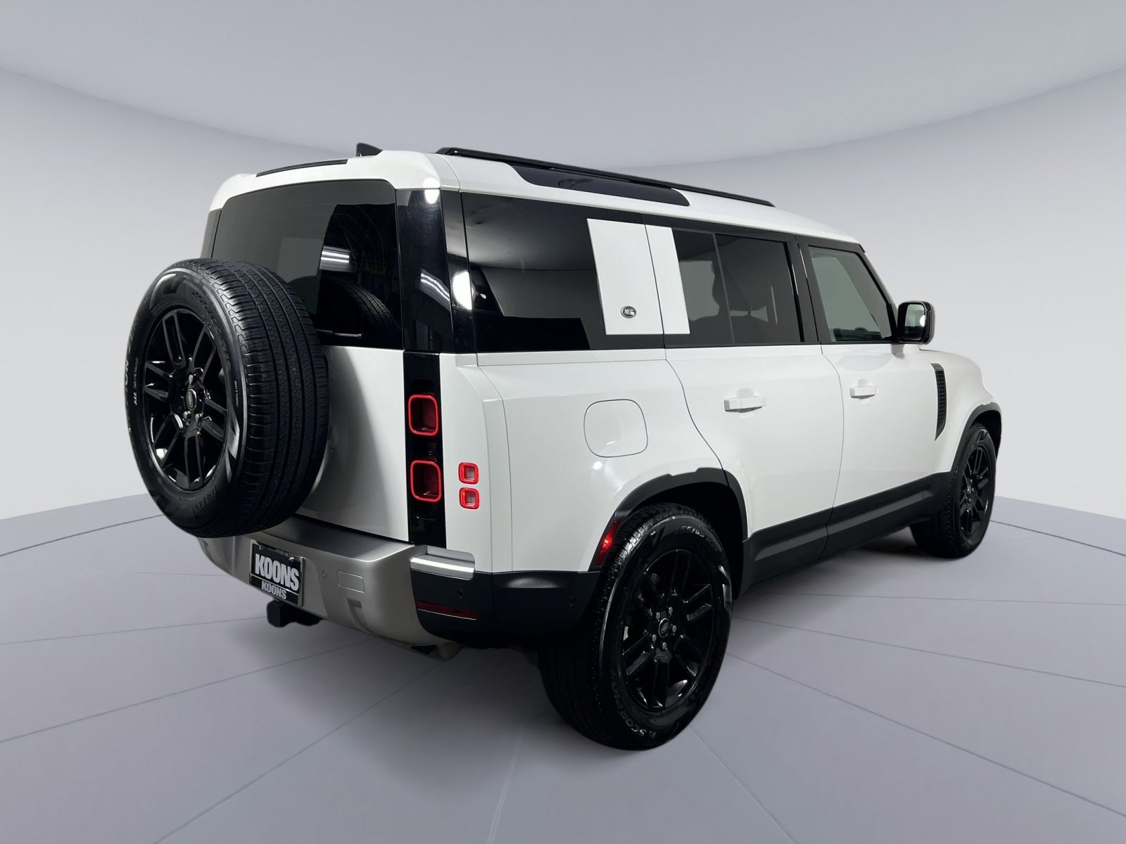 Used 2024 Land Rover Defender 110 S image 7