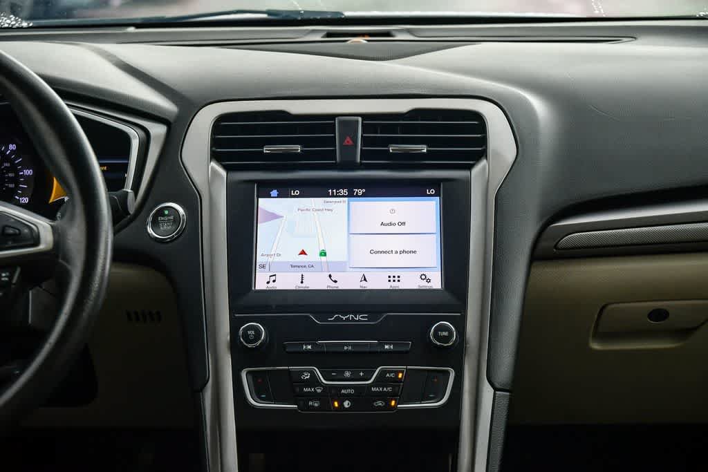 Used 2019 Ford Fusion SE FWD image 13