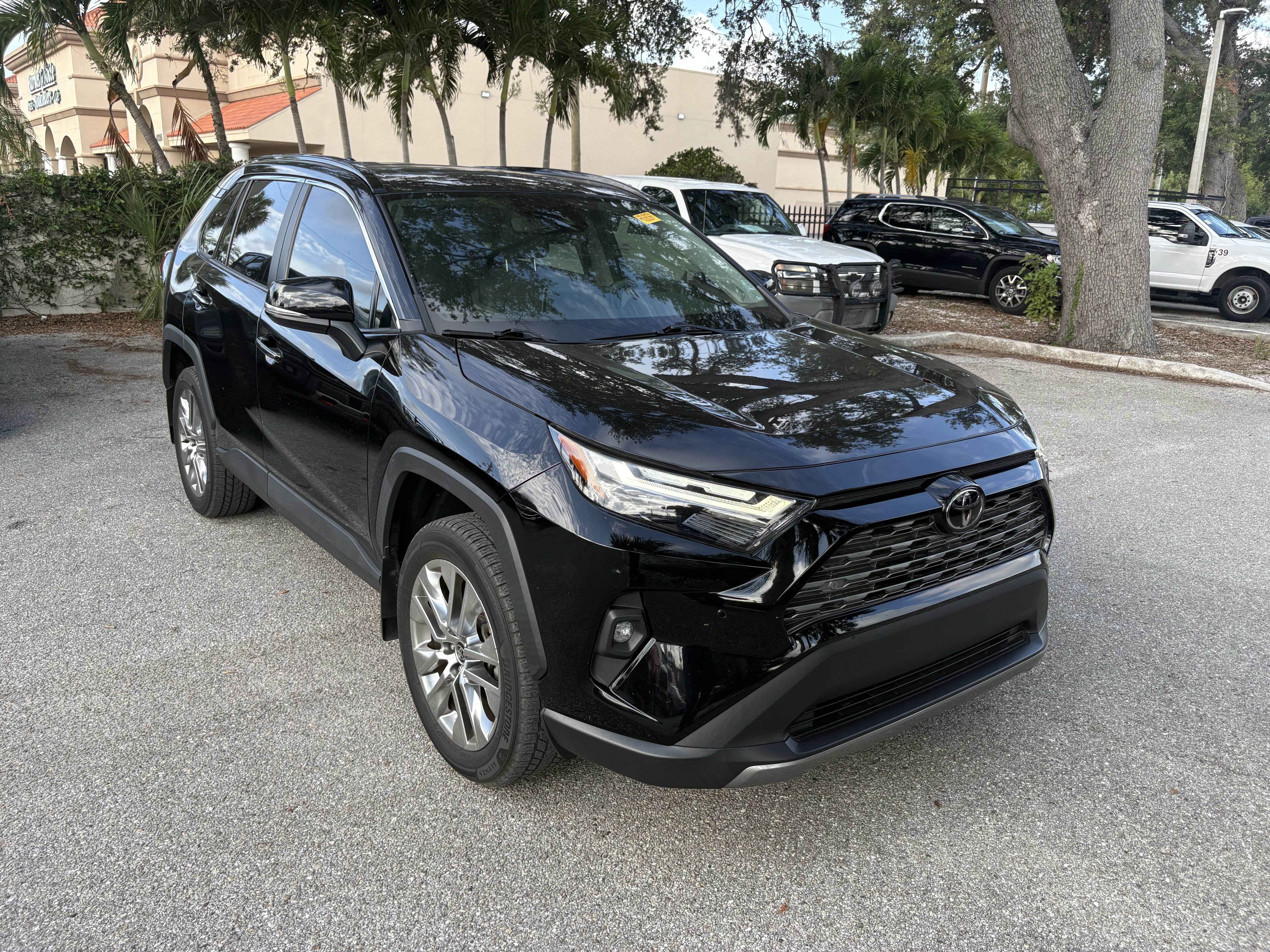 Used 2022 Toyota RAV4 Limited w/ Limited Grade Weather Package AWD/4WD image 1