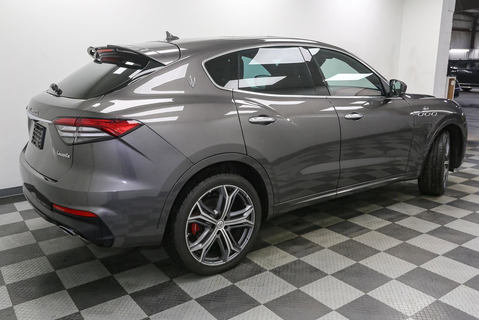 Used 2022 Maserati Levante GT image 9
