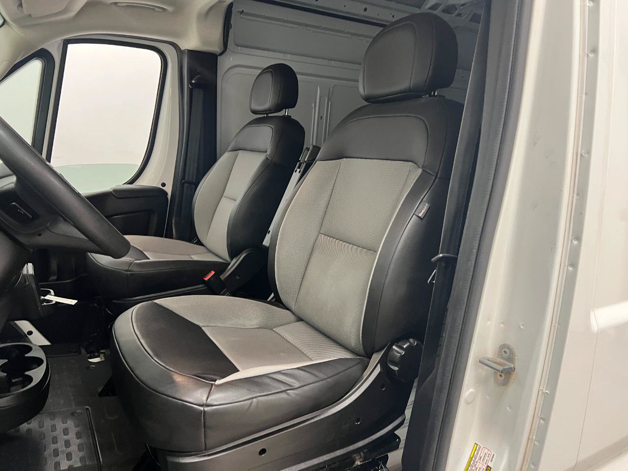 Used 2025 RAM ProMaster 2500 w/ Convenience Group FWD image 38