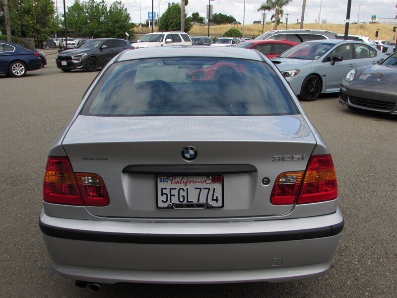 Used 2003 BMW 325i Sedan RWD image 6
