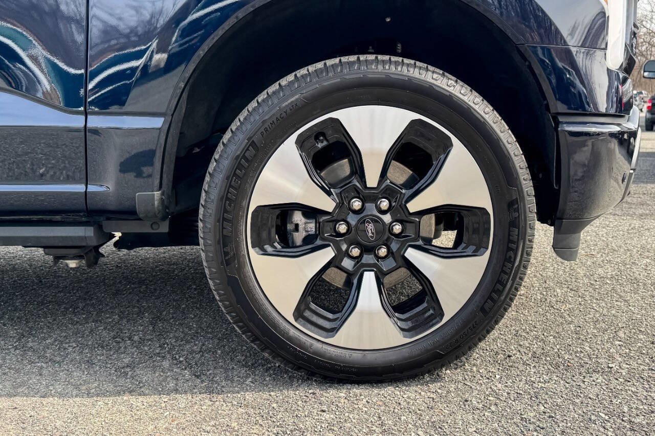 Used 2025 Ford F150 Lightning Platinum AWD/4WD image 10