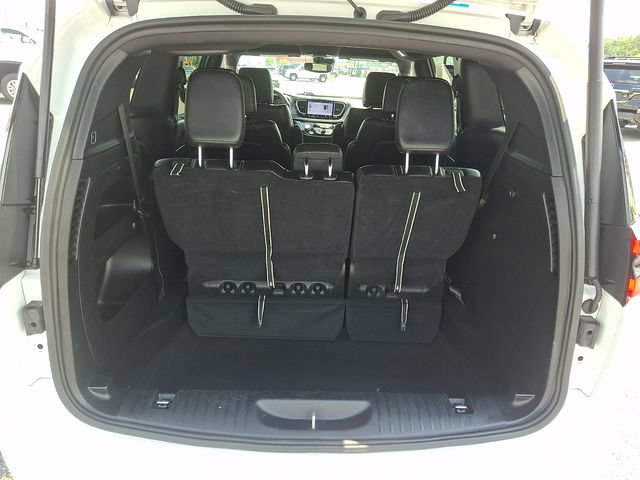 Used 2025 Chrysler Pacifica Select FWD image 27