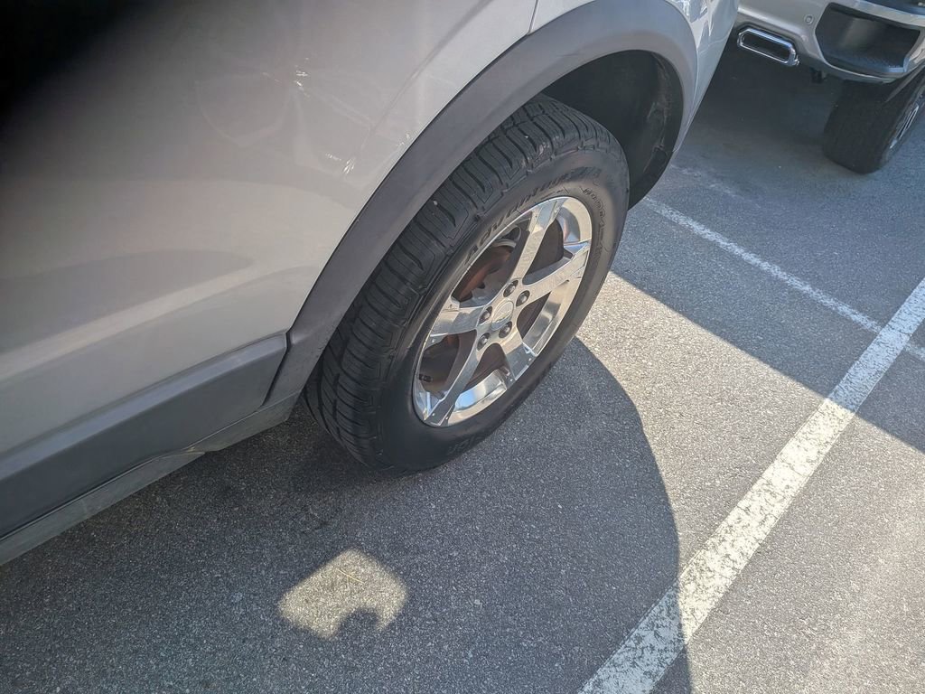 Used 2012 Chevrolet Captiva Sport LS FWD image 5