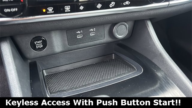 Used 2024 Nissan Rogue SV image 5