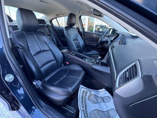 Used 2018 MAZDA MAZDA3 Touring FWD image 11