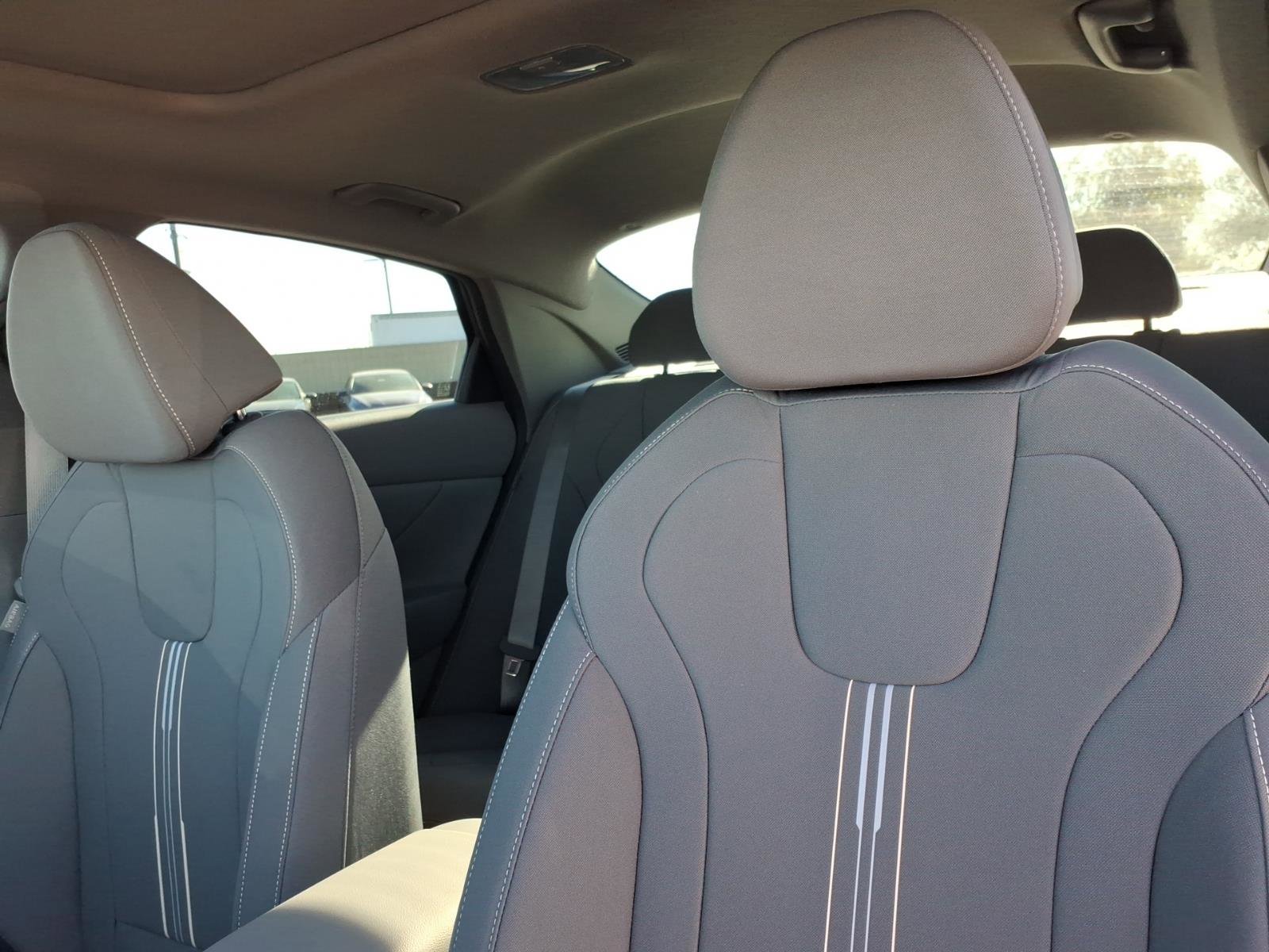 New 2026 Hyundai Elantra SEL Sport Premium image 7