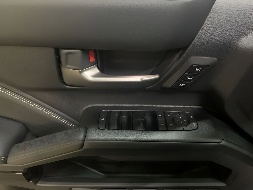 Used 2025 Toyota 4Runner Limited image 11