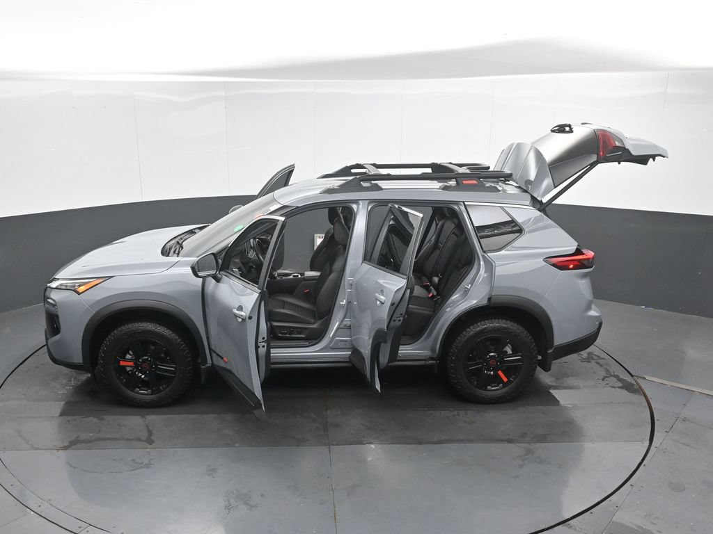 Used 2025 Nissan Rogue SV AWD/4WD image 51