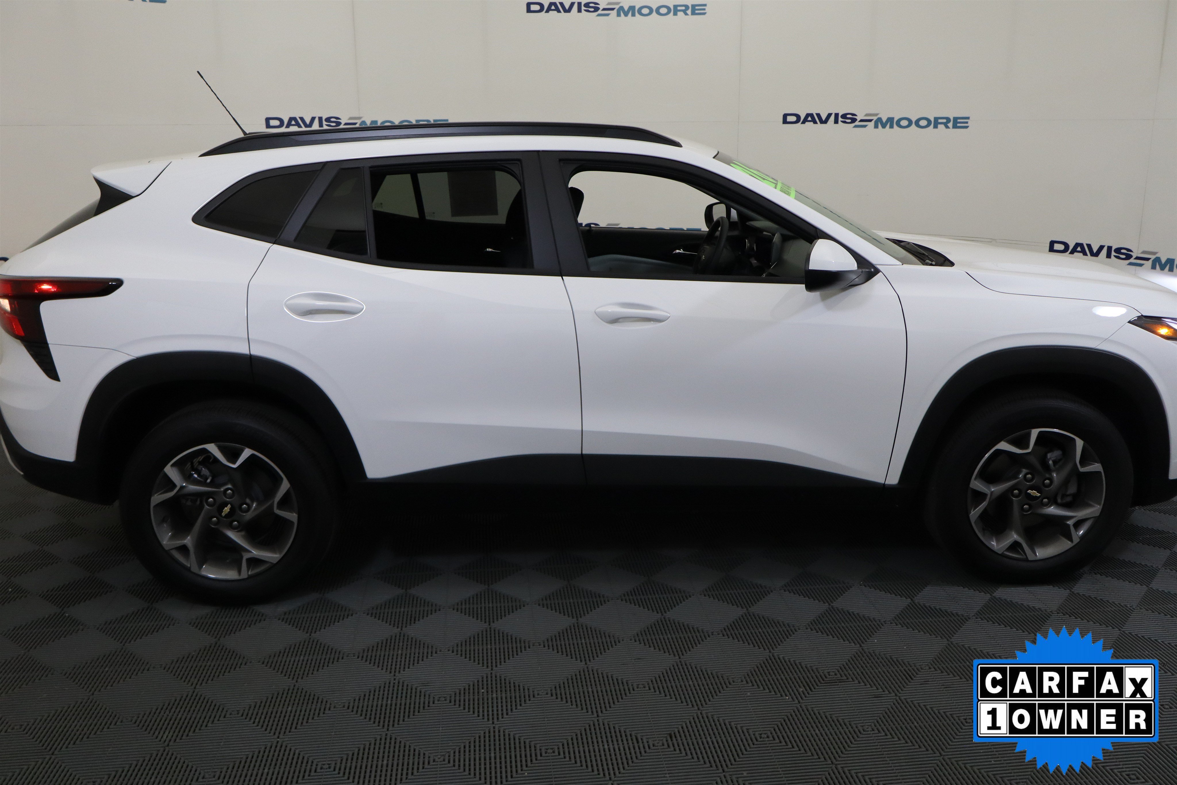 Used 2026 Chevrolet Trax LT FWD image 5
