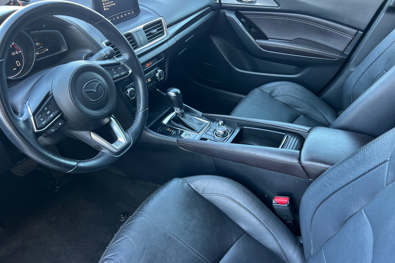 Used 2018 MAZDA MAZDA3 Grand Touring FWD image 9