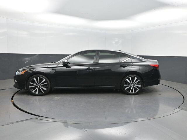 Used 2022 Nissan Altima 2.0 SR image 2