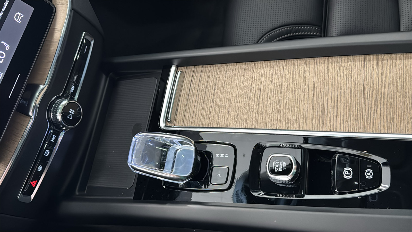New 2027 Volvo XC60 B5 Ultra AWD/4WD image 19