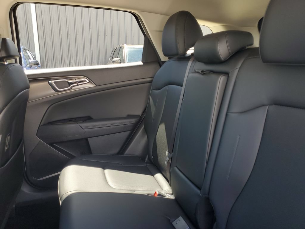 Used 2025 Kia Sportage EX FWD image 15