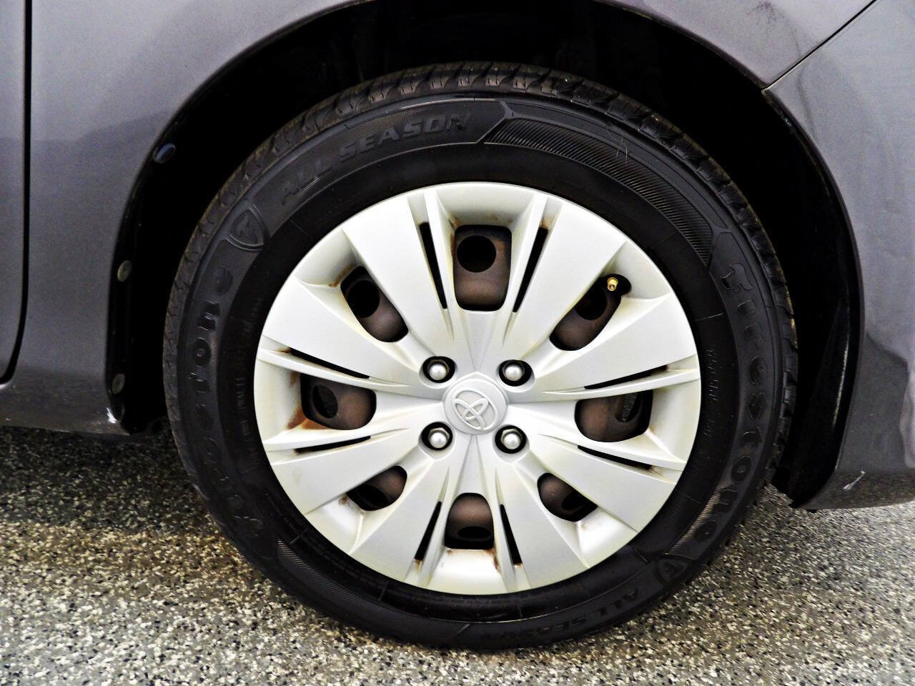 Used 2013 Toyota Yaris LE FWD image 23