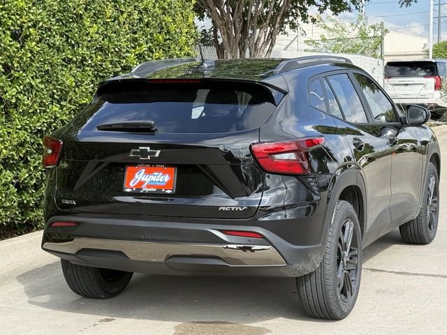 New 2026 Chevrolet Trax ACTIV FWD image 4