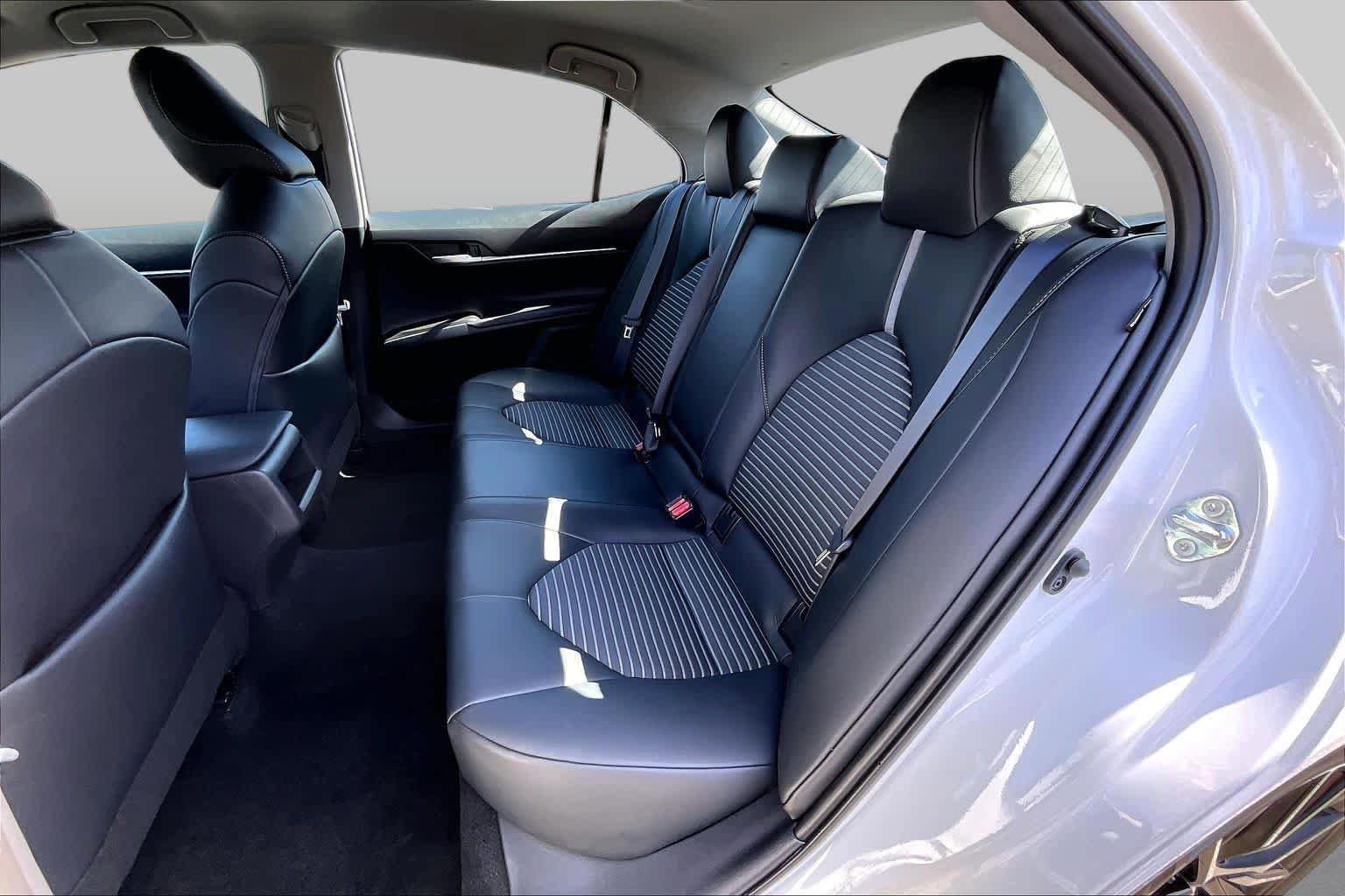 Used 2024 Toyota Camry SE FWD image 18