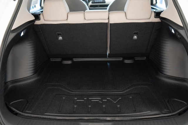 Certified 2025 Honda HR-V LX image 13