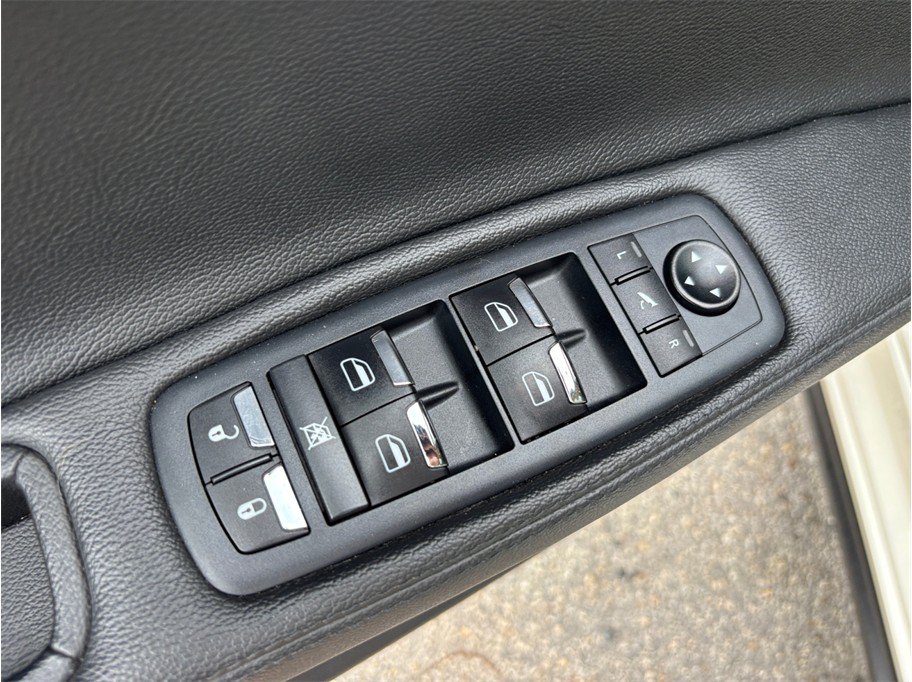 Used 2021 Maserati Ghibli S RWD image 19