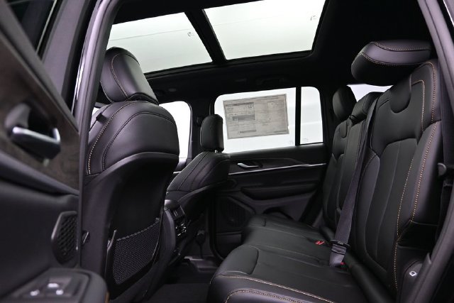 New 2026 Jeep Grand Cherokee Limited AWD/4WD image 25