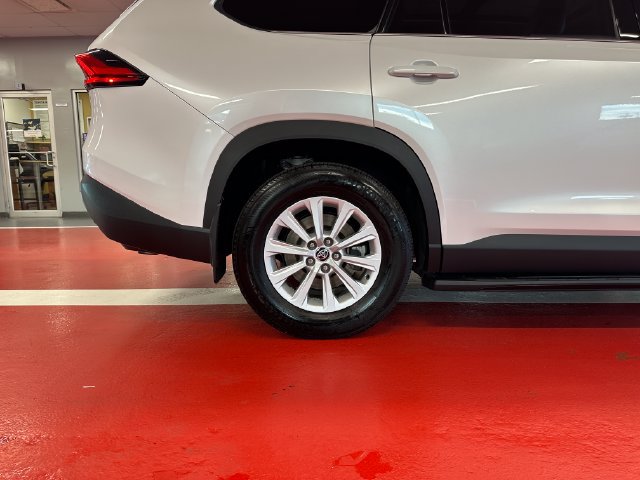 Certified 2024 Toyota Grand Highlander AWD image 30