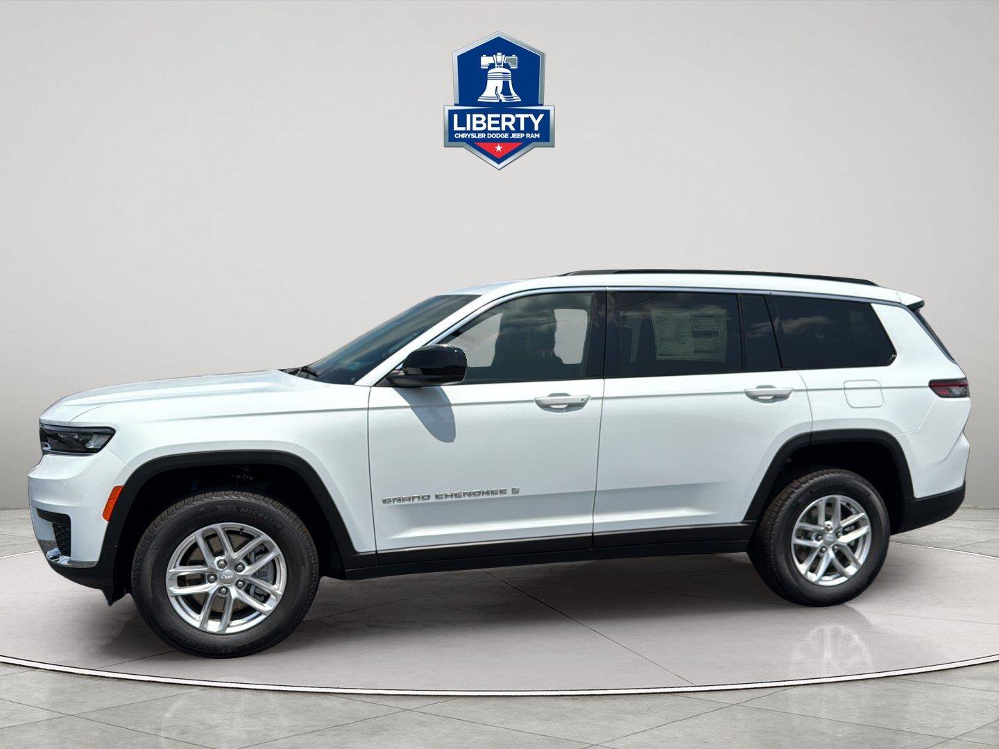 New 2026 Jeep Grand Cherokee L Laredo AWD/4WD image 4