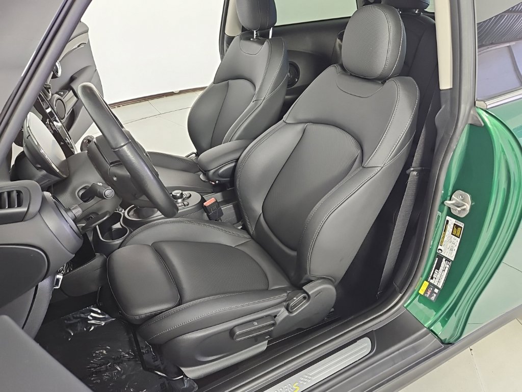 Certified 2024 MINI Cooper SE FWD image 23