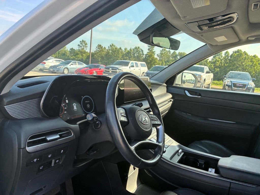 Used 2024 Hyundai Palisade Limited AWD/4WD image 21
